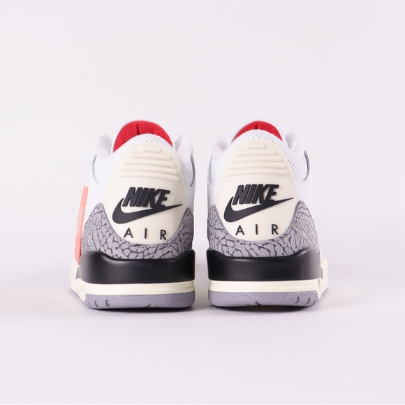 ♦️SOLD♦️NIKE AIR JORDAN 3 REIMAGINED - Picture 4 of 7
